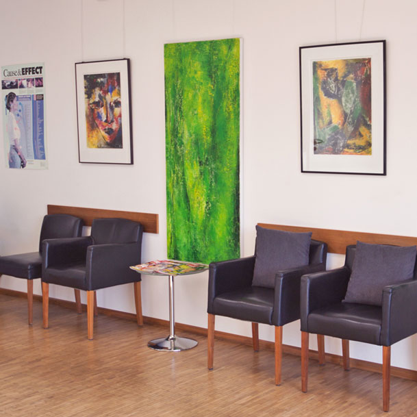 Wartezimmer der Praxis für Chiropraktik in Saarbrücken
